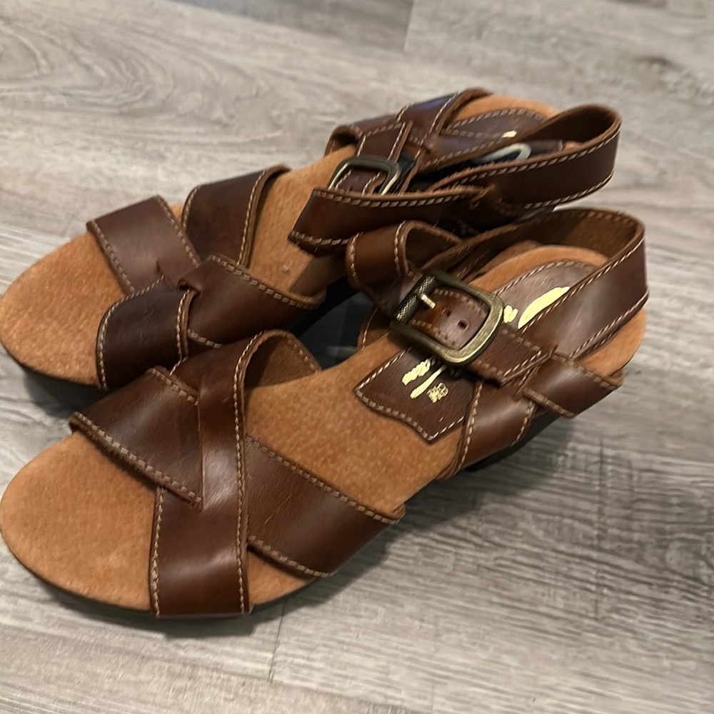 Sbicca size 8 medium in brown